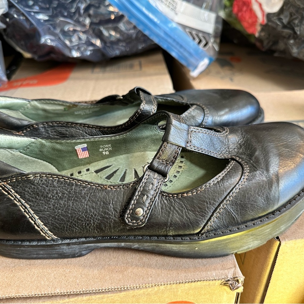 Earth Black Leather Mary Jane Shoes